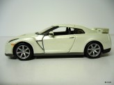 BBURAGO 1:32 2009 Nissan GT-R