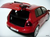 BBURAGO 1:18 Volkswagen Golf V