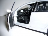 BBURAGO 1:18 Volkswagen Golf V