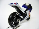 MAISTO 1:10 2009 Yamaha Lorenzo