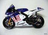 MAISTO 1:10 2009 Yamaha Lorenzo