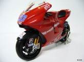 MAISTO 1:10 2009 Ducati Stoner