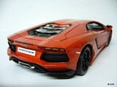 BBURAGO 1:18 Lamborghini Aventador LP700-4