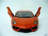 BBURAGO 1:18 Lamborghini Aventador LP700-4