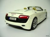 MAISTO 1:24 Audi R8 Spyder