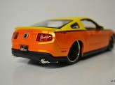 MAISTO 1:24 Ford Mustang GT 2011