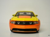 MAISTO 1:24 Ford Mustang GT 2011