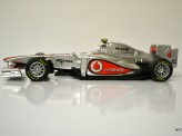 BBURAGO 1:32 2011 Vodafone McLaren Mercedes MP4-26 - Button