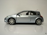 BBURAGO 1:18 Renault Megane Sport