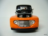 MAISTO 1:24 Ford F-1 Pick Up 1948