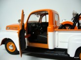 MAISTO 1:24 Ford F-1 Pick Up 1948