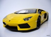 BBURAGO 1:18 Lamborghini Aventador LP700-4