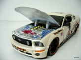 MAISTO 1:24 Ford Mustang GT 2006