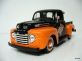 MAISTO 1:24 Ford F-1 Pick Up 1948