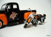 MAISTO 1:24 Ford F-1 Pick Up 1948