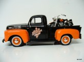MAISTO 1:24 Ford F-1 Pick Up 1948