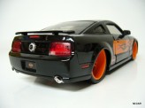 MAISTO 1:24 Ford Mustang GT 2006