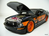 MAISTO 1:24 Ford Mustang GT 2006