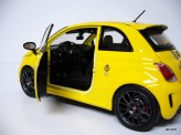 BBURAGO 1:24 Abarth 695 Tributo Ferrari