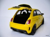 BBURAGO 1:24 Abarth 695 Tributo Ferrari
