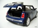 BBURAGO 1:18 Mini Cooper 2001