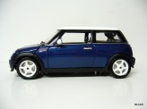 BBURAGO 1:18 Mini Cooper 2001