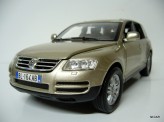 BBURAGO 1:18 Volkswagen Touareg