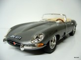 BBURAGO 1:18 Jaguar "E" Cabriolet 1961