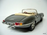 BBURAGO 1:18 Jaguar "E" Cabriolet 1961