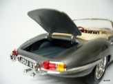 BBURAGO 1:18 Jaguar "E" Cabriolet 1961