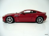 WELLY 1:24 Aston Martin V12 Vantage