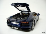 BBURAGO 1:18 Lamborghini Aventador LP 700-4