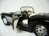 MAISTO 1:24 Chevrolet Corvette 1957