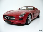 MINICHAMPS 1:18 Mercedes-Benz SLS AMG Roadster 2011