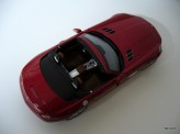 MINICHAMPS 1:18 Mercedes-Benz SLS AMG Roadster 2011