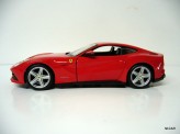 BBURAGO 1:24 Ferrari F12 Berlinetta