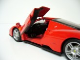 BBURAGO 1:24 Ferrari Enzo Ferrari