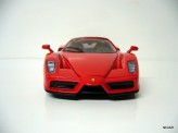 BBURAGO 1:24 Ferrari Enzo Ferrari