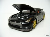 MAISTO 1:24 Nissan GT-R 2009