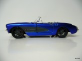 MAISTO 1:24 Chevrolet Corvette 1957