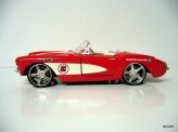 MAISTO 1:24 Chevrolet Corvette 1957