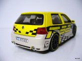 MAISTO 1:24 Volkswagen Golf R32