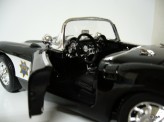 MAISTO 1:18 Chevrolet Corvette 1957