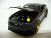 MAISTO 1:24 Ford Mustang Street Racer 2014