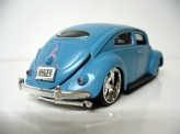 MAISTO 1:24 Volkswagen Beetle