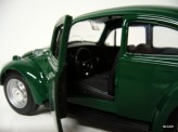 MAISTO 1:24 Volkswagen Beetle