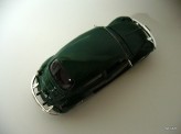 MAISTO 1:24 Volkswagen Beetle