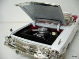 MOTOR MAX 1:18 Chevrolet Impala Cabriolet 1960