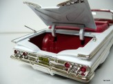 MOTOR MAX 1:18 Chevrolet Impala Cabriolet 1960