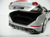 BBURAGO 1:18 Ferrari California T